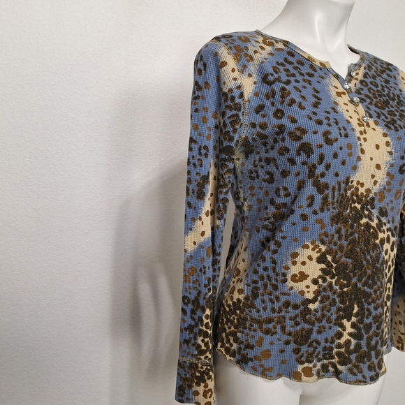 Onque Casuals Blue Brown Animal Print Gorpcore Waffle Knit Thermal Top Size S - Picture 6 of 13